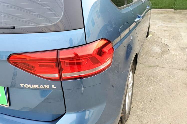 Used Volkswagen Touran 2018 Volkswagen Touran L 280TSI DSG Style Edition 7 Seats China V Emission Standard Right Rear Taillight