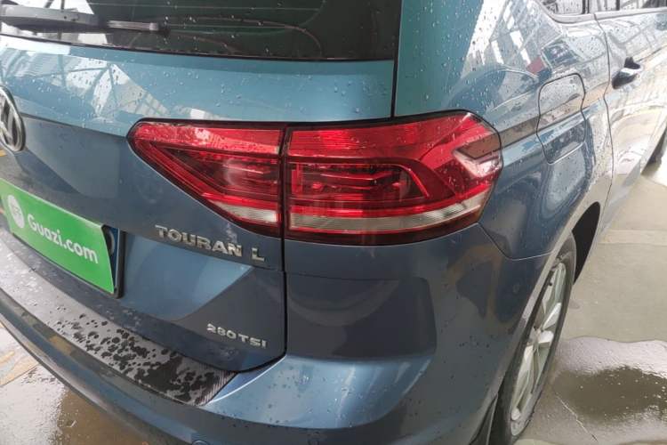 Used Volkswagen Touran 2018 Volkswagen Touran L 280TSI DSG Comfort Edition 7 Seats China V Emission Standard Right Rear Taillight