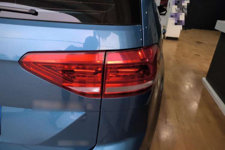 Used Volkswagen Touran 2018 Volkswagen Touran L 280TSI DSG Comfort Edition 7 Seats China VI Standard Right Rear Taillight