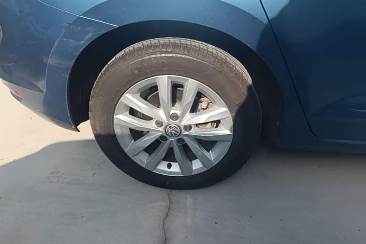 Used Volkswagen Touran 2018 Volkswagen Touran L 280TSI DSG Comfort Edition 7 Seats China V Emission Standard Right Rear Wheel Hub