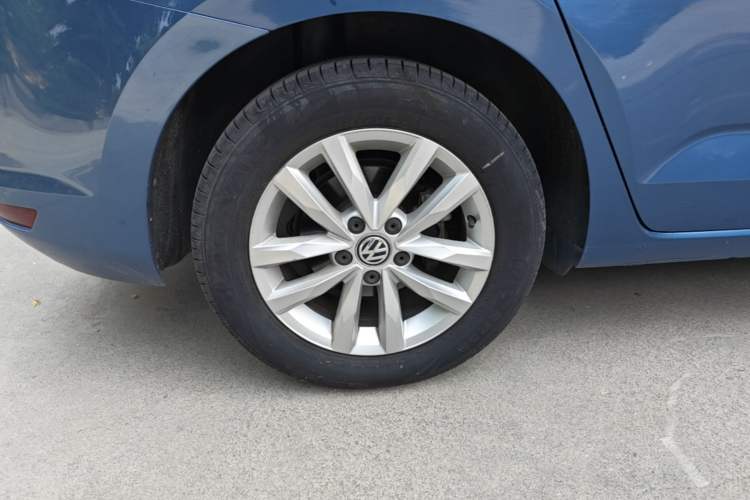 Used Volkswagen Touran 2018 Volkswagen Touran L 280TSI DSG Comfort Edition 7 Seats China V Emission Standard Right Rear Wheel Hub