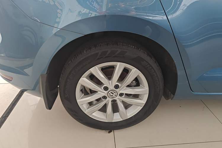 Used Volkswagen Touran 2018 Volkswagen Touran L 280TSI DSG Comfort Edition 7 Seats China V Emission Standard Right Rear Wheel Hub