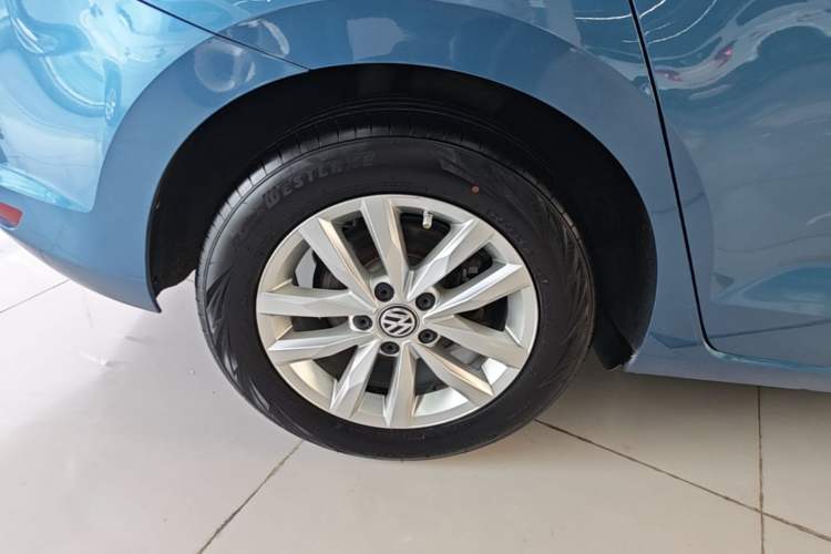 Used Volkswagen Touran 2018 Volkswagen Touran L 280TSI DSG Comfort Edition 7 Seats China V Emission Standard Right Rear Wheel Hub
