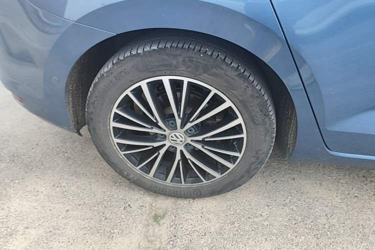 Used Volkswagen Touran 2018 Volkswagen Touran L 280TSI DSG Luxury Edition 7 Seats Right Rear Wheel Hub