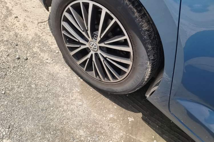 Used Volkswagen Touran 2018 Volkswagen Touran L 330TSI DSG Luxury Edition Right Rear Wheel Hub