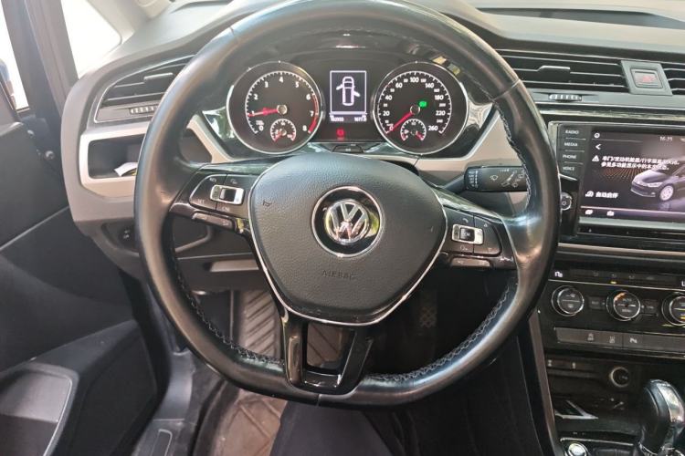 Used Volkswagen Touran 2018 Volkswagen Touran L 280TSI DSG Boundary Edition 7 Seats China V Emission Standard Steering Wheel