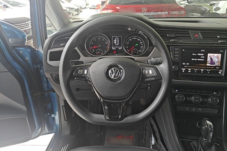 Used Volkswagen Touran 2018 Volkswagen Touran L 280TSI DSG Comfort Edition 7 Seats China V Emission Standard Steering Wheel
