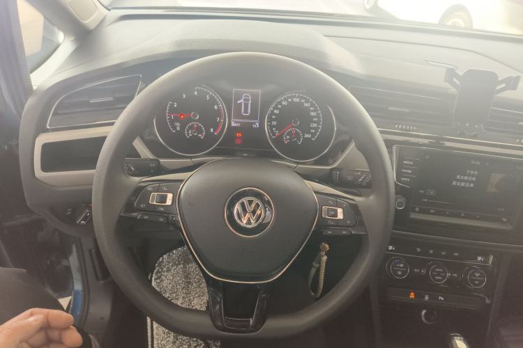 Used Volkswagen Touran 2018 Volkswagen Touran L 280TSI DSG Comfort Edition 7 Seats China VI Standard Steering Wheel