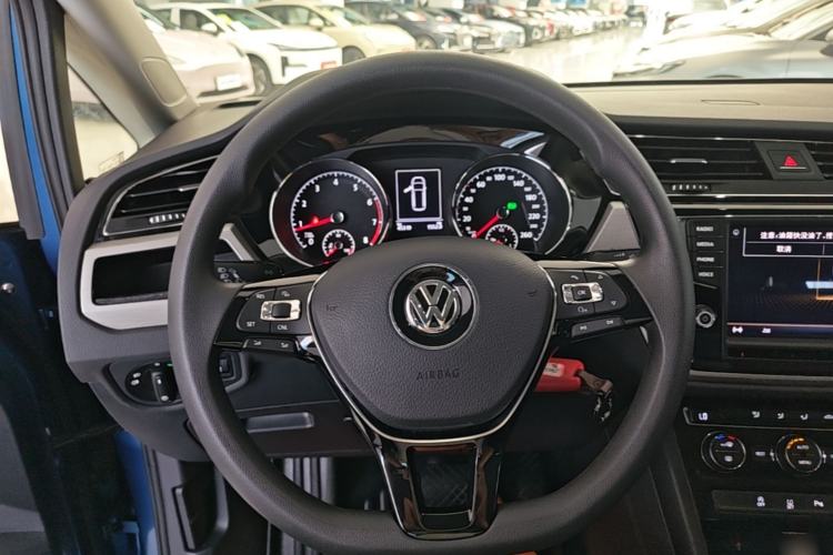 Used Volkswagen Touran 2018 Volkswagen Touran L 280TSI DSG Comfort Edition 7 Seats China V Emission Standard Steering Wheel