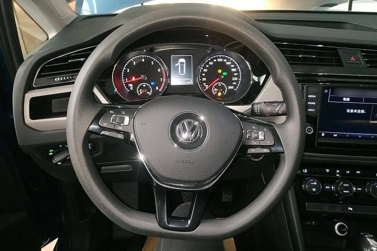 Used Volkswagen Touran 2018 Volkswagen Touran L 280TSI DSG Comfort Edition 7 Seats China V Emission Standard Steering Wheel