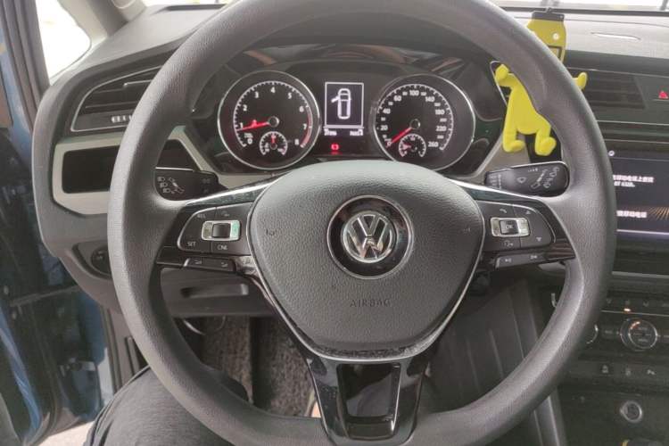 Used Volkswagen Touran 2018 Volkswagen Touran L 280TSI DSG Comfort Edition 7 Seats China V Emission Standard Steering Wheel