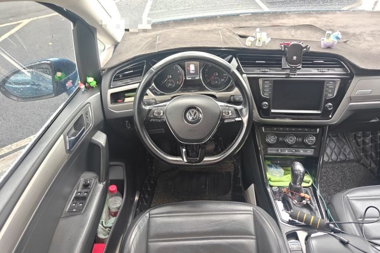 Used Volkswagen Touran 2018 Volkswagen Touran L 280TSI DSG Luxury Edition 6-seater Steering Wheel