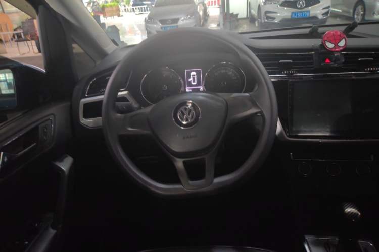 Used Volkswagen Touran 2018 Volkswagen Touran L 280TSI DSG Style Edition 7 Seats China VI Standard Steering Wheel