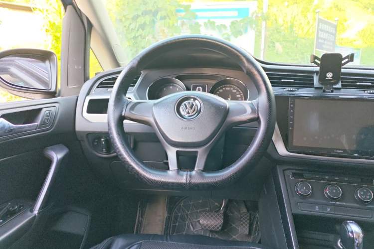Used Volkswagen Touran 2018 Volkswagen Touran L 280TSI DSG Style Edition 7 Seats China V Emission Standard Steering Wheel