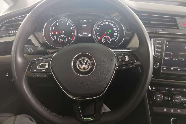 Used Volkswagen Touran 2018 Volkswagen Touran L 280TSI DSG Boundary Edition 7 Seats China VI Standard Steering Wheel
