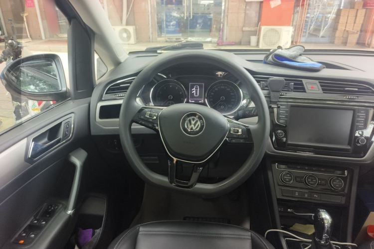 Used Volkswagen Touran 2018 Volkswagen Touran L 280TSI DSG Comfort Edition 7 Seats China V Emission Standard Steering Wheel
