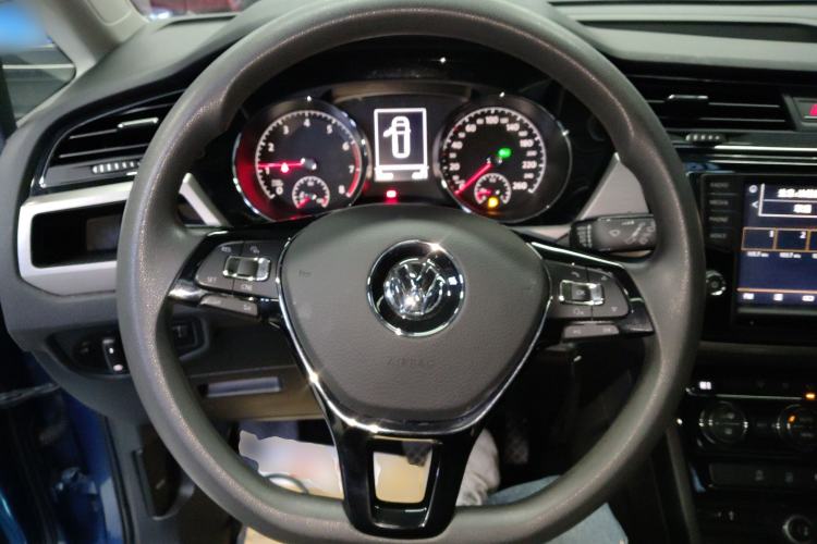 Used Volkswagen Touran 2018 Volkswagen Touran L 280TSI DSG Comfort Edition 7 Seats China VI Standard Steering Wheel