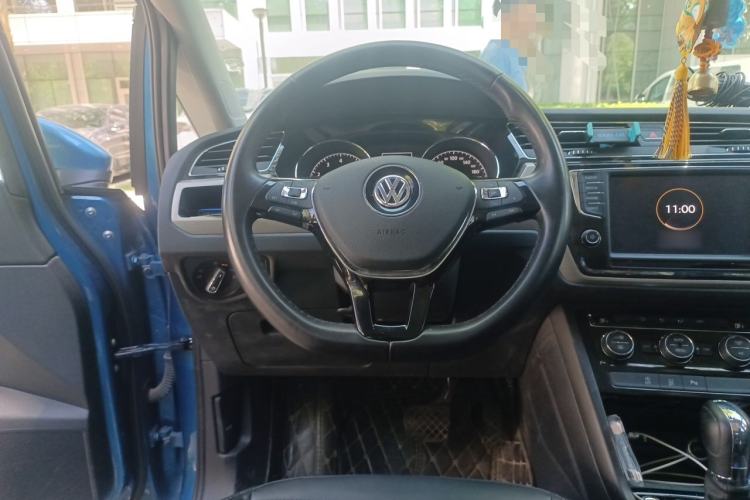 Used Volkswagen Touran 2018 Volkswagen Touran L 280TSI DSG Boundary Edition 7 Seats China VI Standard Steering Wheel