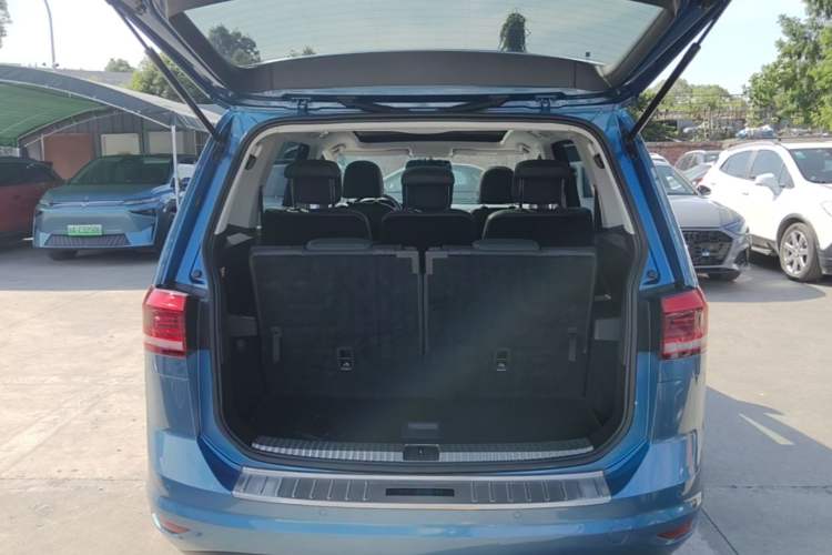 Used Volkswagen Touran 2018 Volkswagen Touran L 280TSI DSG Comfort Edition 7 Seats China V Emission Standard Trunk