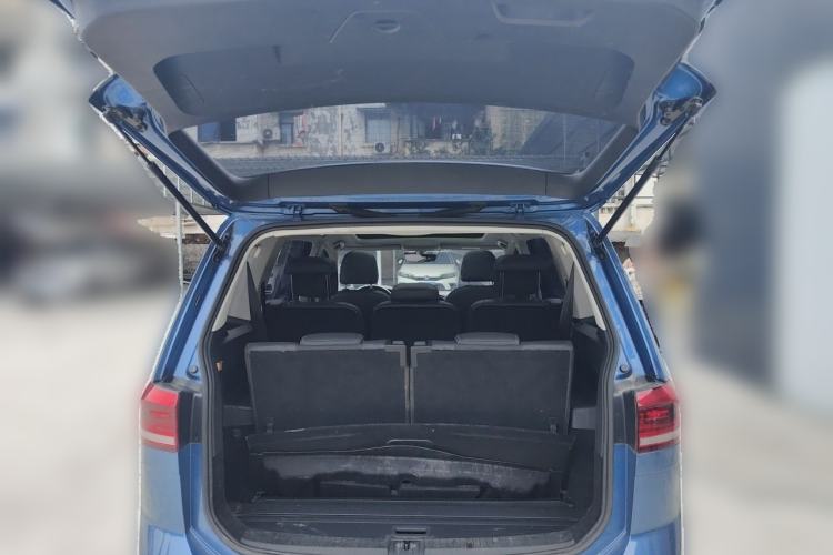 Used Volkswagen Touran 2018 Volkswagen Touran L 280TSI DSG Comfort Edition 7 Seats China VI Standard Trunk