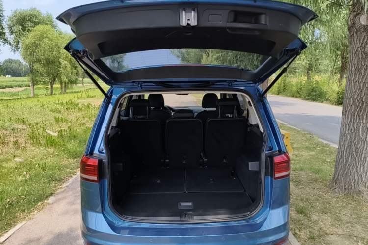 Used Volkswagen Touran 2018 Volkswagen Touran L 280TSI DSG Comfort Edition 7 Seats China V Emission Standard Trunk