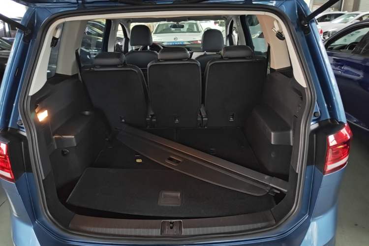 Used Volkswagen Touran 2018 Volkswagen Touran L 280TSI DSG Comfort Edition 7 Seats China V Emission Standard Trunk