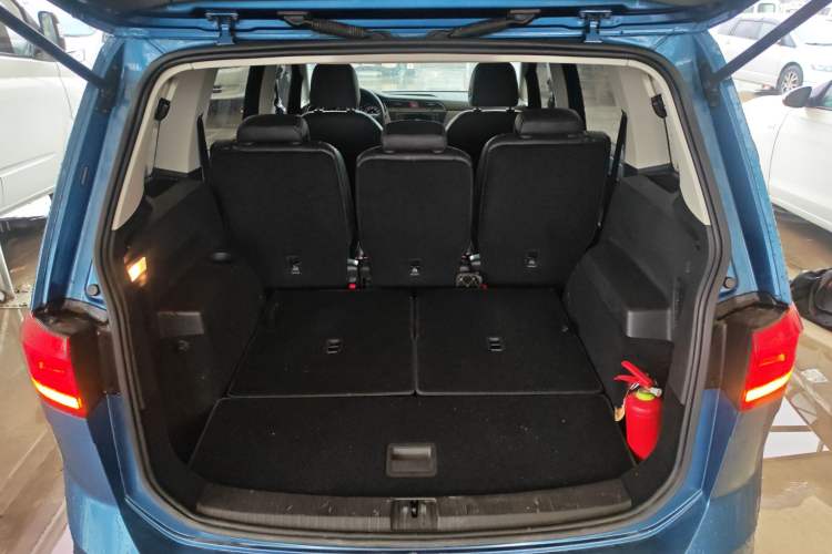 Used Volkswagen Touran 2018 Volkswagen Touran L 280TSI DSG Style Edition 7 Seats China VI Standard Trunk