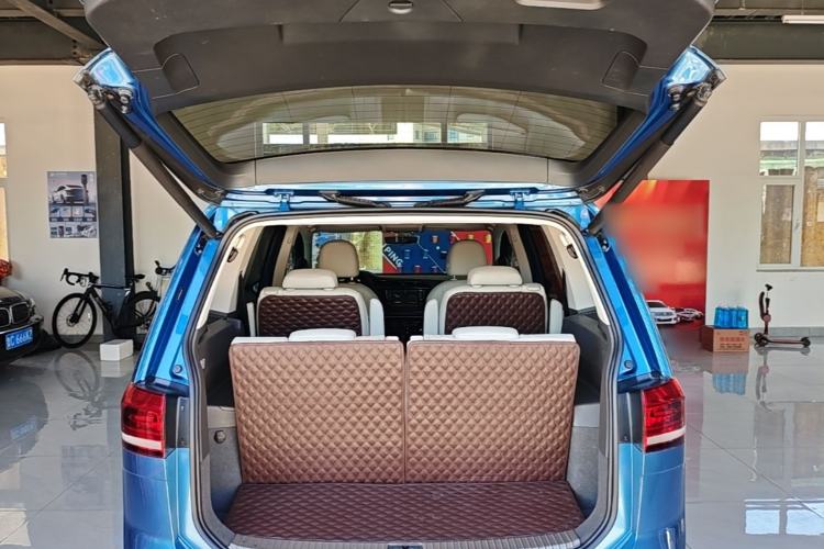 Used Volkswagen Touran 2018 Volkswagen Touran L 280TSI DSG Luxury Edition 6-seater Trunk