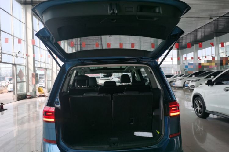 Used Volkswagen Touran 2018 Volkswagen Touran L 280TSI DSG Boundary Edition 7 Seats China VI Standard Trunk