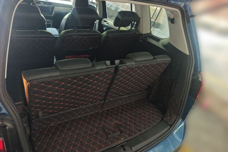 Used Volkswagen Touran 2018 Volkswagen Touran L 280TSI DSG Comfort Edition 7 Seats China VI Standard Trunk