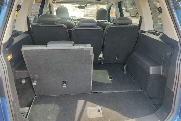 Used Volkswagen Touran 2018 Volkswagen Touran L 280TSI DSG Boundary Edition 7 Seats China V Emission Standard Trunk