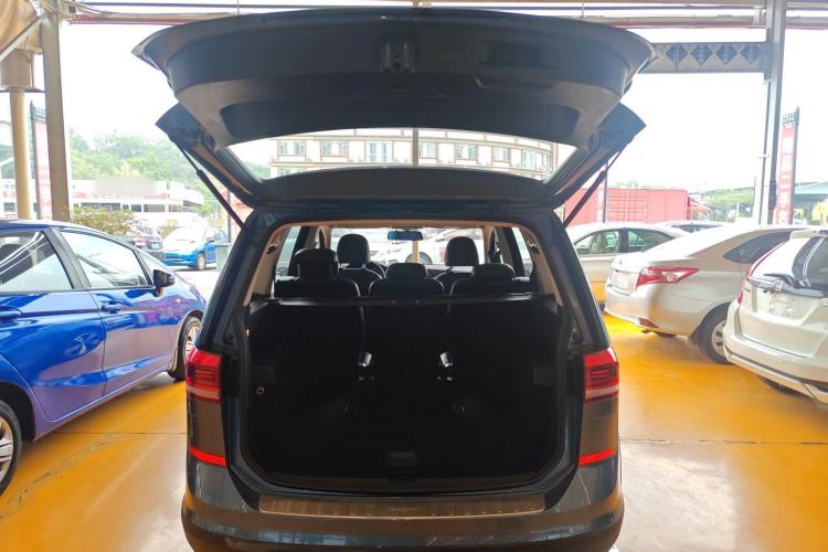 Used Volkswagen Touran 2018 Volkswagen Touran L 280TSI DSG Boundary Edition 7 Seats China V Emission Standard Trunk