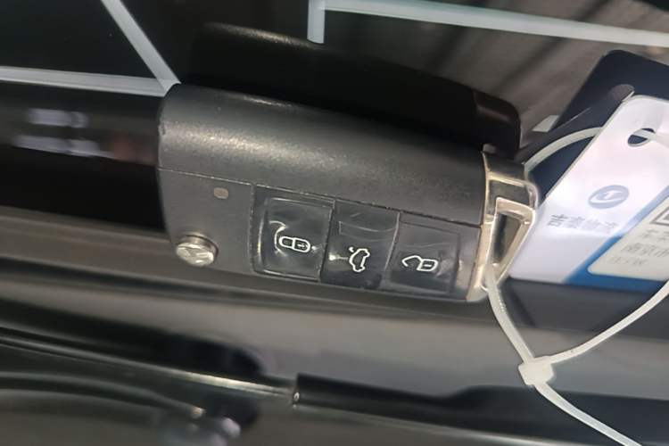 Used Volkswagen Touran 2018 Volkswagen Touran L 280TSI DSG Comfort Edition 7 Seats China V Emission Standard Vehicle Key
