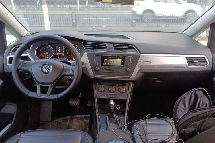 Used Volkswagen Touran 2018 Volkswagen Touran L 280TSI DSG Style Edition 7 Seats China V Emission Standard Center Console