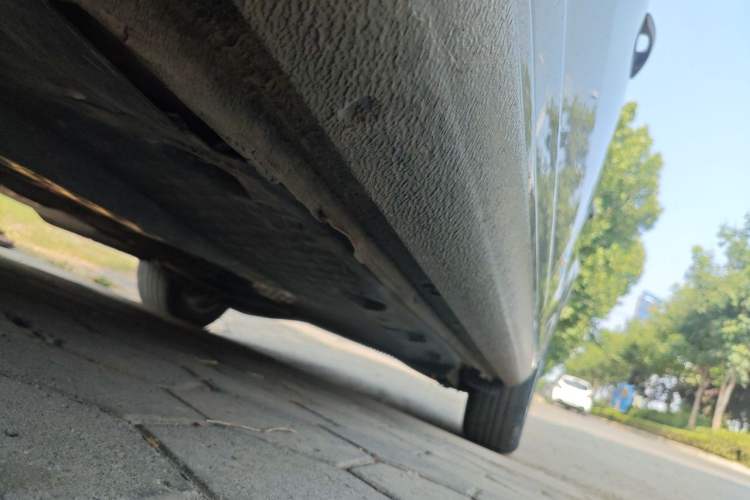 Used Volkswagen Touran  Chassis Front Left