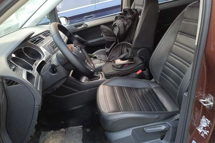 Used Volkswagen Touran 2018 Volkswagen Touran L 280TSI DSG Style Edition 7 Seats China V Emission Standard Left Front Seat