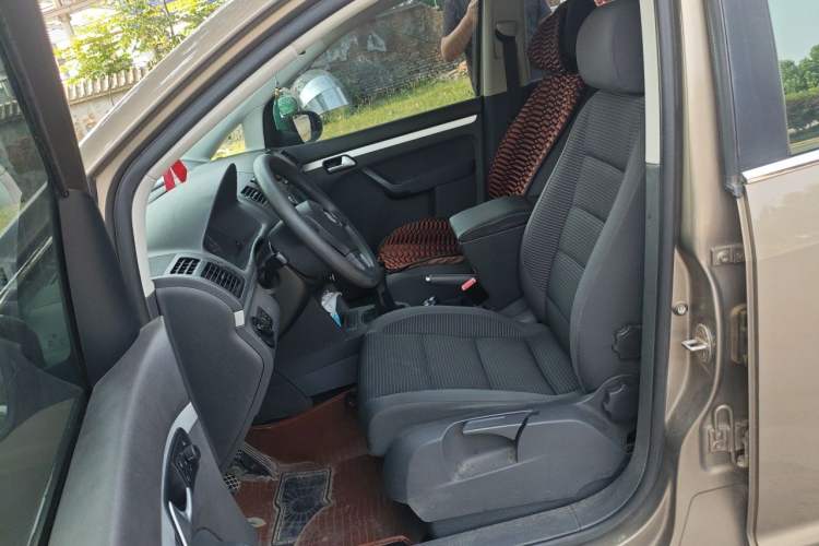 Used Volkswagen Touran  Left Front Seat
