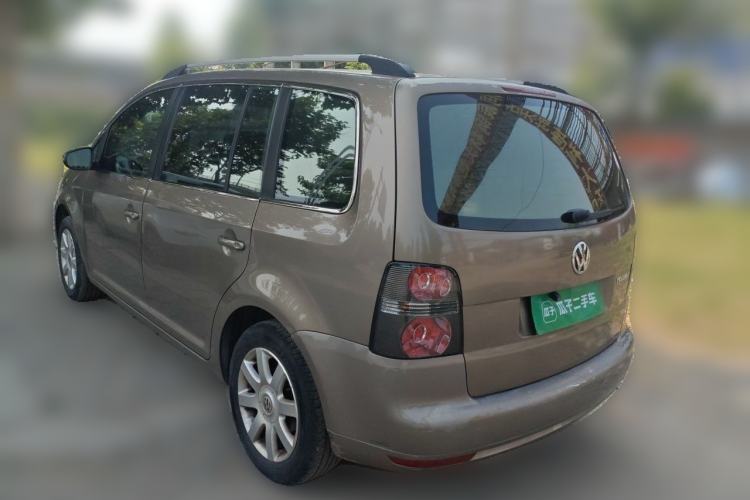 Used Volkswagen Touran  Rear Left 45 Deg