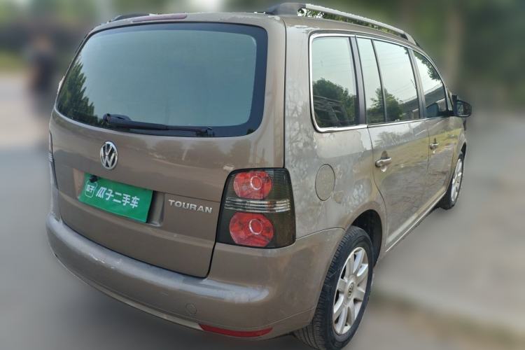 Used Volkswagen Touran  Rear Right 45 Deg