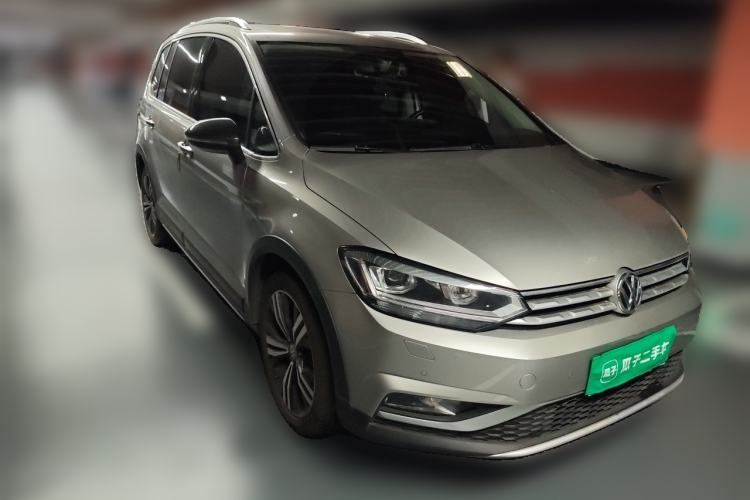 Used Volkswagen Touran 2018 Volkswagen Touran L 280TSI DSG Boundary Edition 7 Seats China VI Standard Front Right 45 Deg
