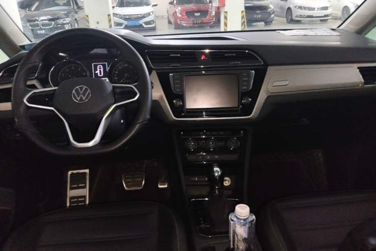 Used Volkswagen Touran 2018 Volkswagen Touran L 280TSI DSG Comfort Edition 7 Seats China V Emission Standard Center Console