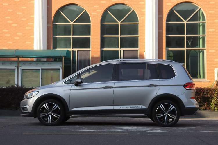 Used Volkswagen Touran 2018 Volkswagen Touran L 280TSI DSG Boundary Edition 7 Seats China V Emission Standard Exterior 3