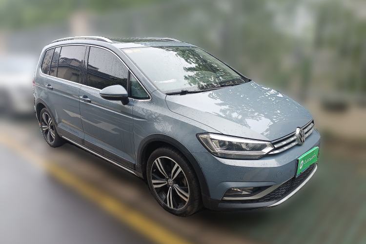Used Volkswagen Touran 2018 Volkswagen Touran L 280TSI DSG Boundary Edition 7 Seats China V Emission Standard Front Right 45 Deg