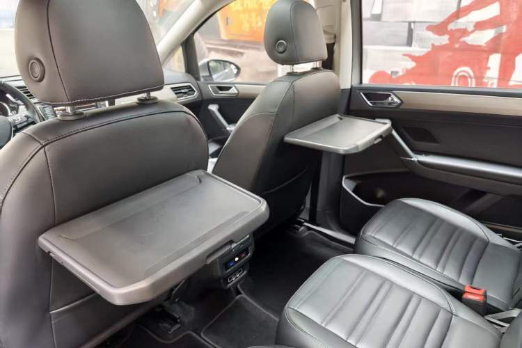 Used Volkswagen Touran 2018 Volkswagen Touran L 280TSI DSG Boundary Edition 7 Seats China V Emission Standard Interior 3