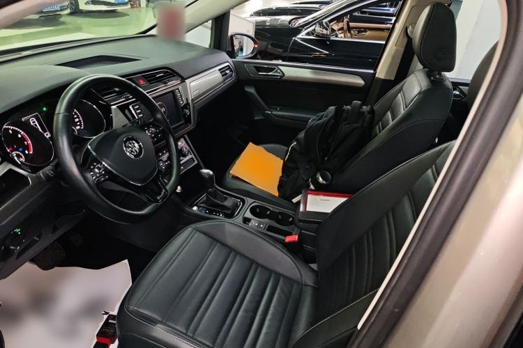 Used Volkswagen Touran 2018 Volkswagen Touran L 280TSI DSG Boundary Edition 7 Seats China V Emission Standard Left Front Seat