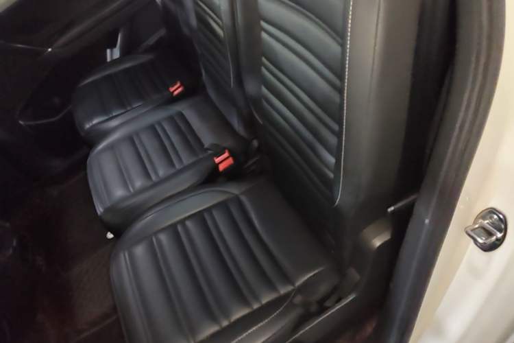 Used Volkswagen Touran 2018 Volkswagen Touran L 280TSI DSG Comfort Edition 7 Seats China V Emission Standard Left Rear Seat