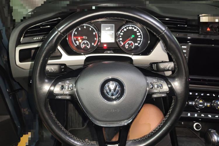 Used Volkswagen Touran 2018 Volkswagen Touran L 280TSI DSG Boundary Luxury Edition 7 Seats China VI Standard Steering Wheel