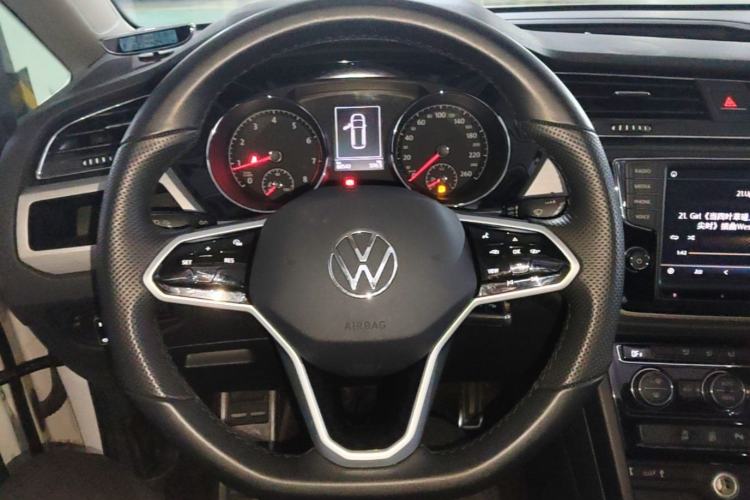 Used Volkswagen Touran 2018 Volkswagen Touran L 280TSI DSG Comfort Edition 7 Seats China V Emission Standard Steering Wheel