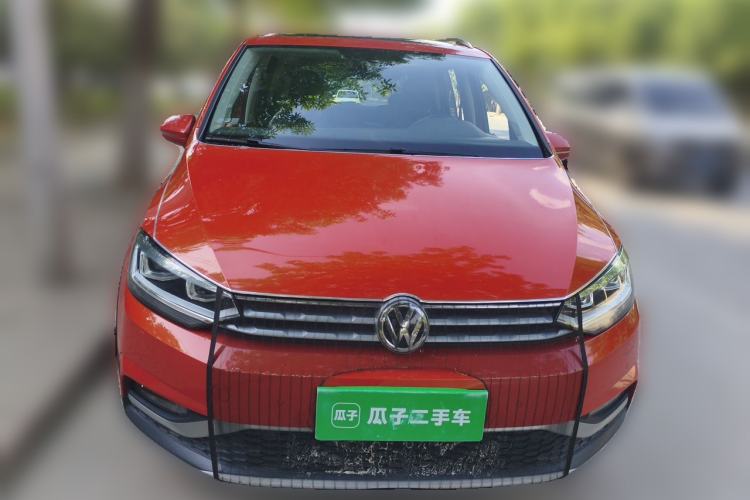 Used Volkswagen Touran 2018 Volkswagen Touran L 280TSI DSG Luxury Edition 6-seater Front