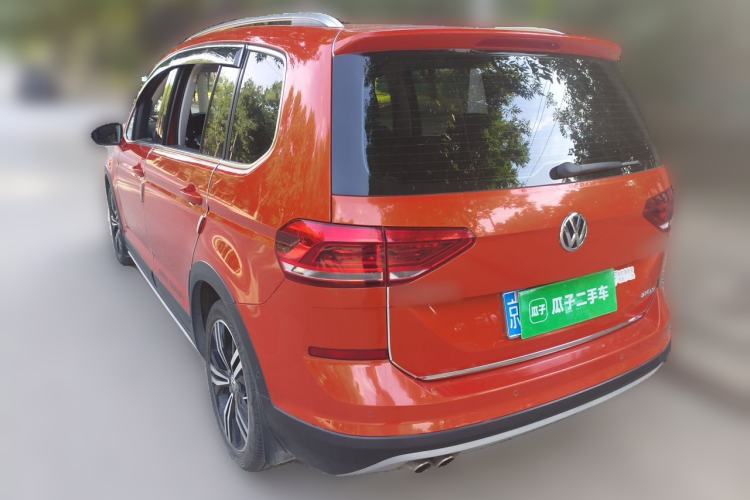 Used Volkswagen Touran 2018 Volkswagen Touran L 280TSI DSG Luxury Edition 6-seater Rear Left 45 Deg
